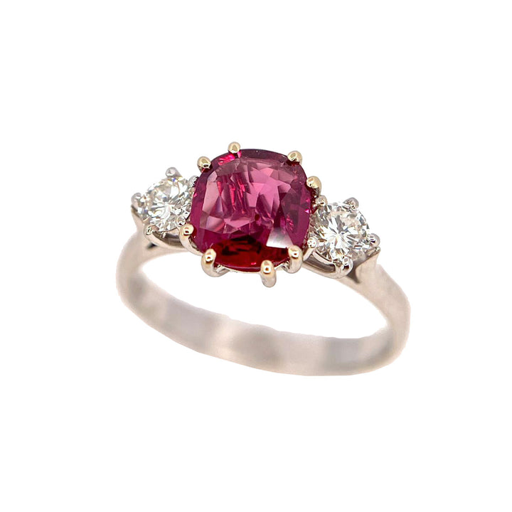 18kt white gold ring with 1.24ct Thai Ruby and diamonds