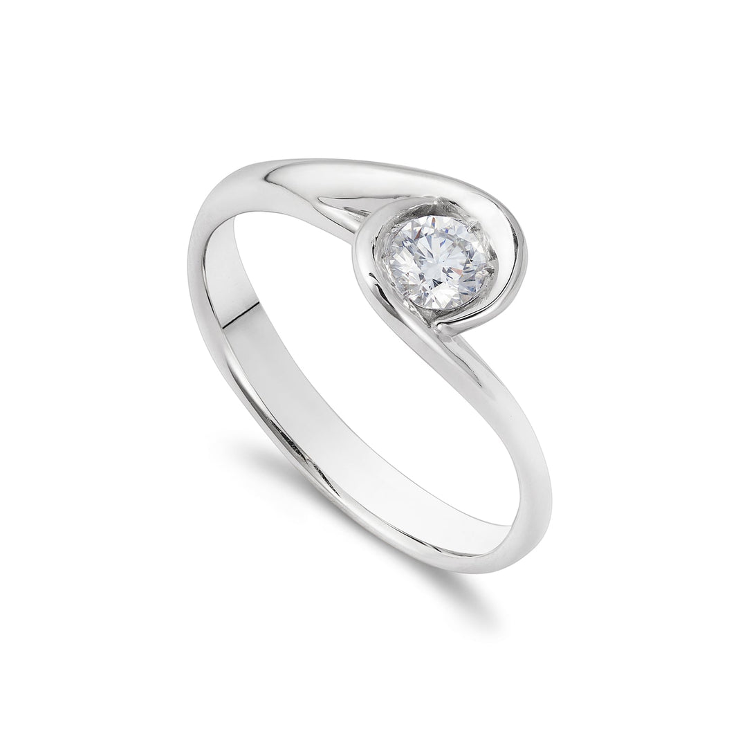 Solitaire Golay in 18kt Gold and Calla Diamonds