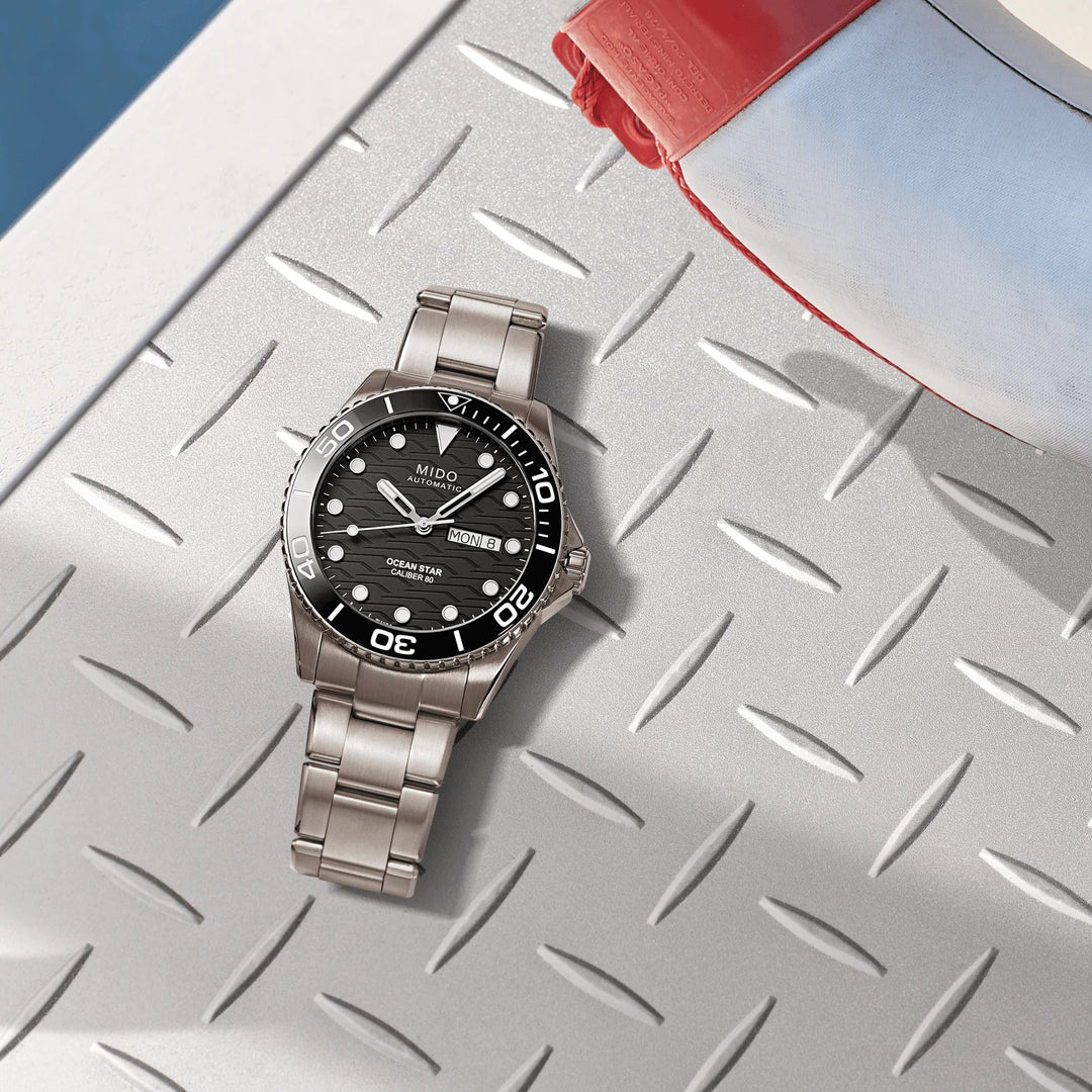 Reloj Mido Ocean Star 200C Titanium 42.5mm negro automático de titanio M042.430.44.051.00