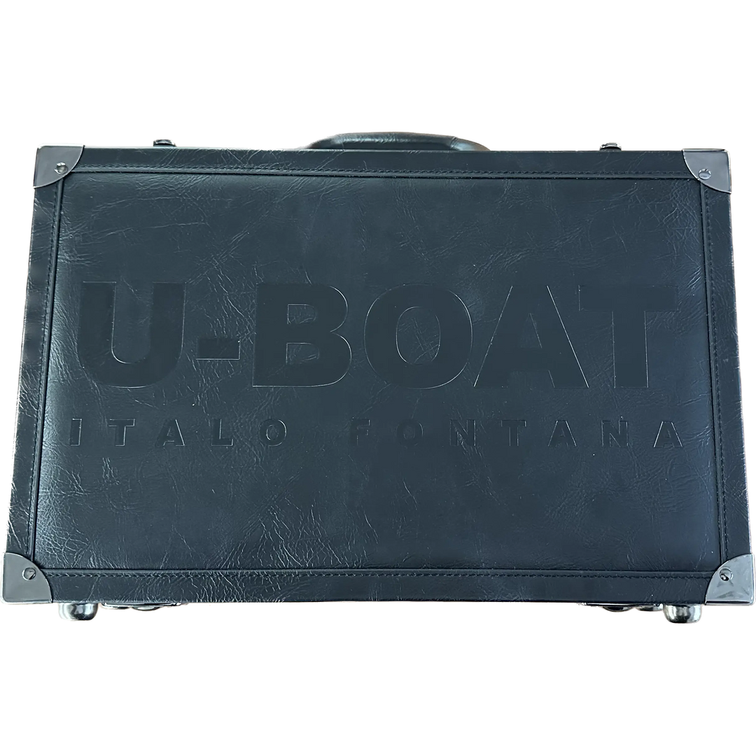 U-Boot schwarzer Lederkoffer bringt 5 Uboat-001-Reiseuhren mit