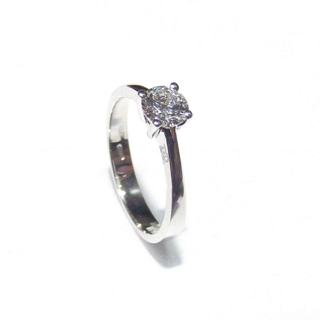 Davite & Delucchi anello solitario in oro bianco 18kt con diamante 0,50ct colore G purezza VS 022XL - Gioielleria Capodagli