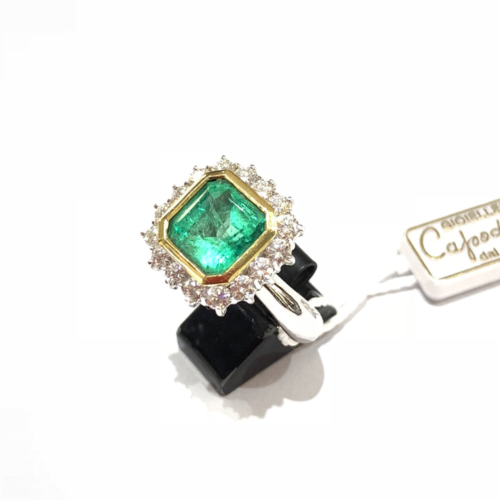 Recarlo anello a fiore oro 18kt  smeraldo e diamanti - Gioielleria Capodagli