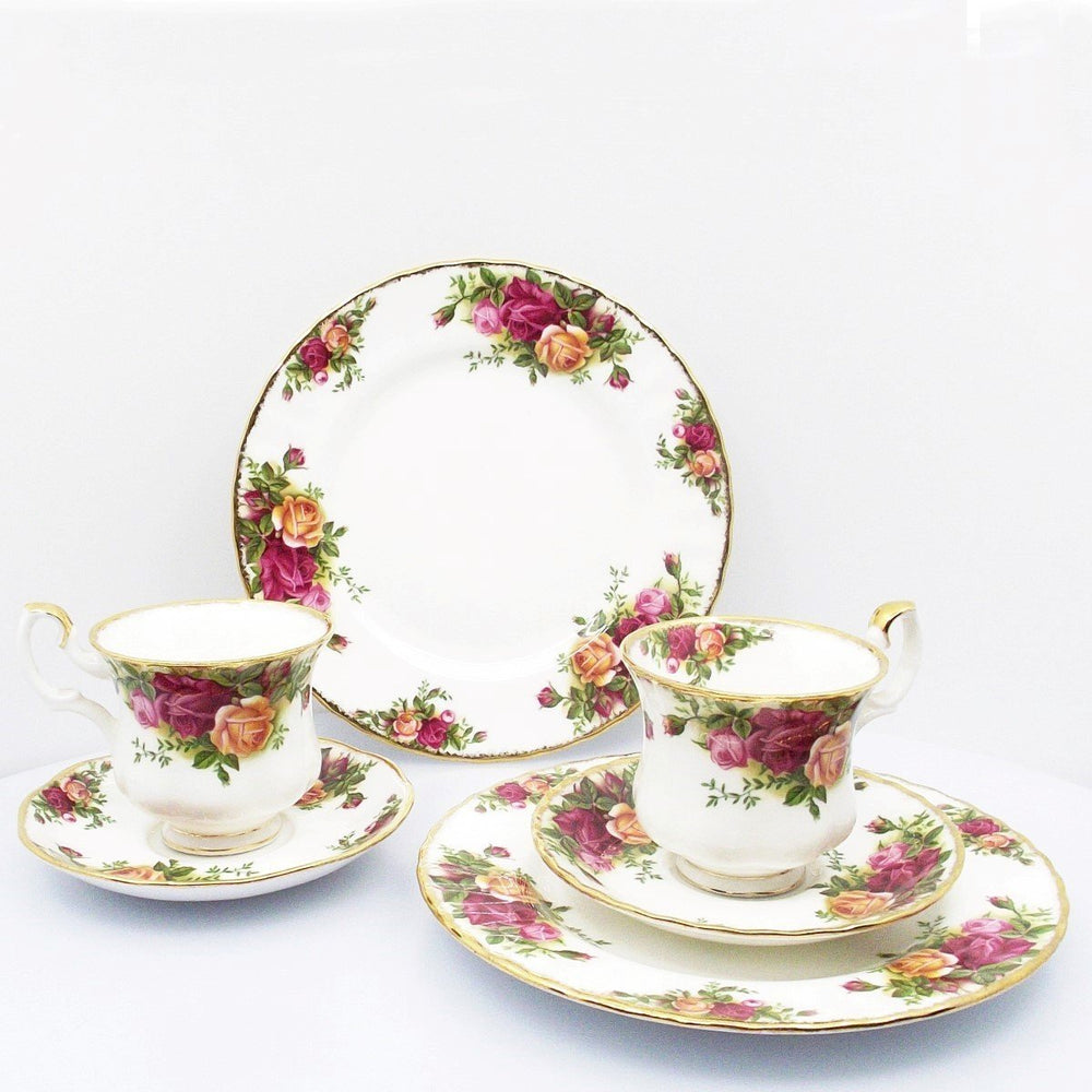 Royal Albert servizio 2 tazzine da caffe + 2 piatti dolce Old Country Roses porcellana Bone China finiture oro A/0870 - Gioielleria Capodagli