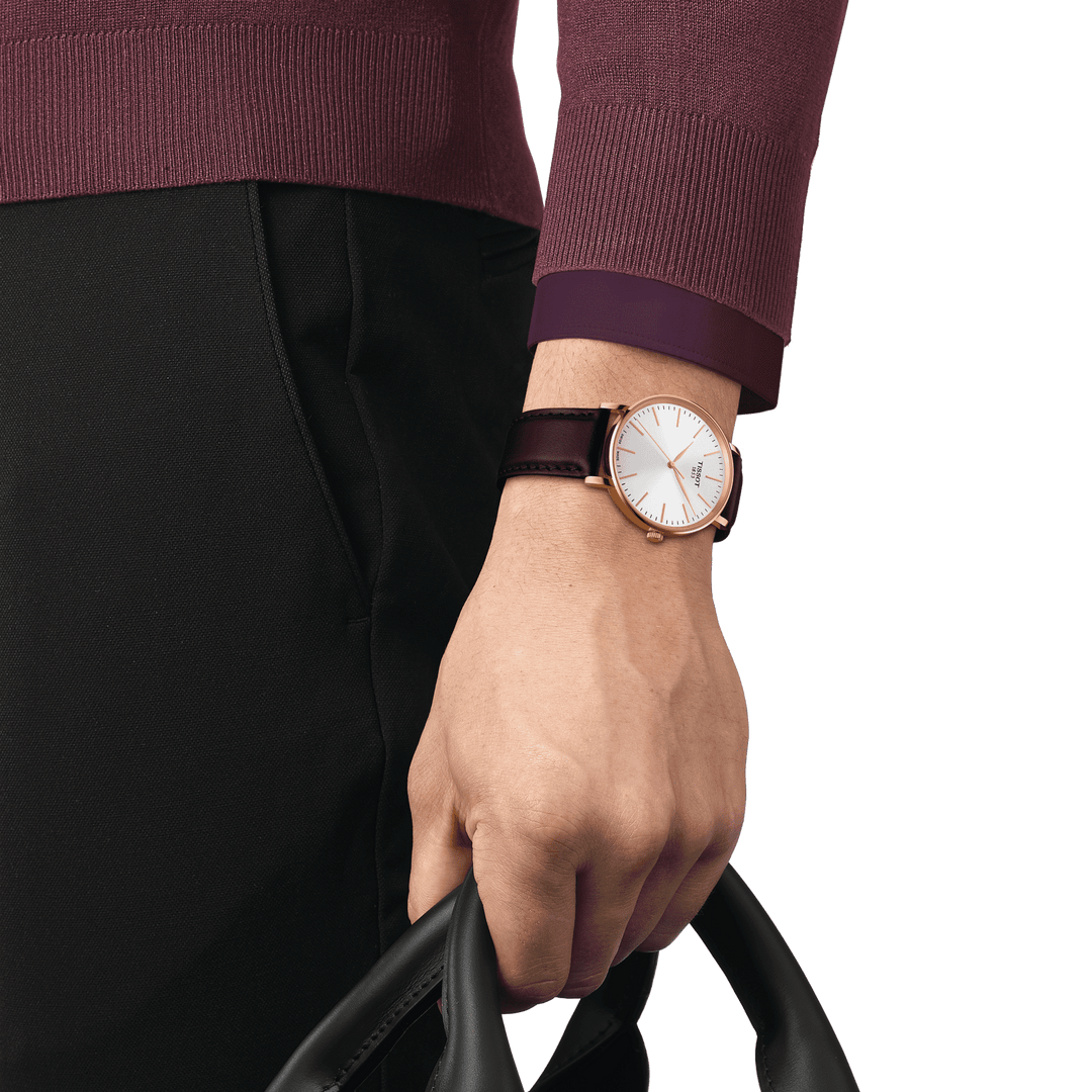 Reloj Tissot Everytime Gent 40 mm plateado acabado de acero de cuarzo PVD oro rosa T143.410.36.011.00