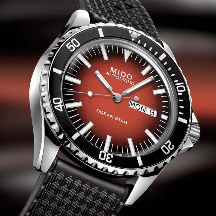 Reloj Mido Ocean Star Tribute Gradiente 40mm rojo acero automático M026.830.17.421.00