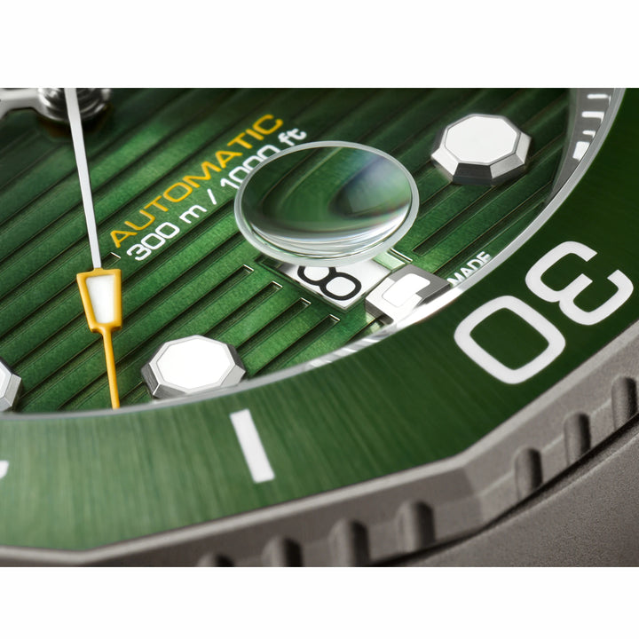 TAG Heuer orologio Aquaracer Professional 300 Calibre 5 43mm verde automatico titanio WBP208B.BF0631